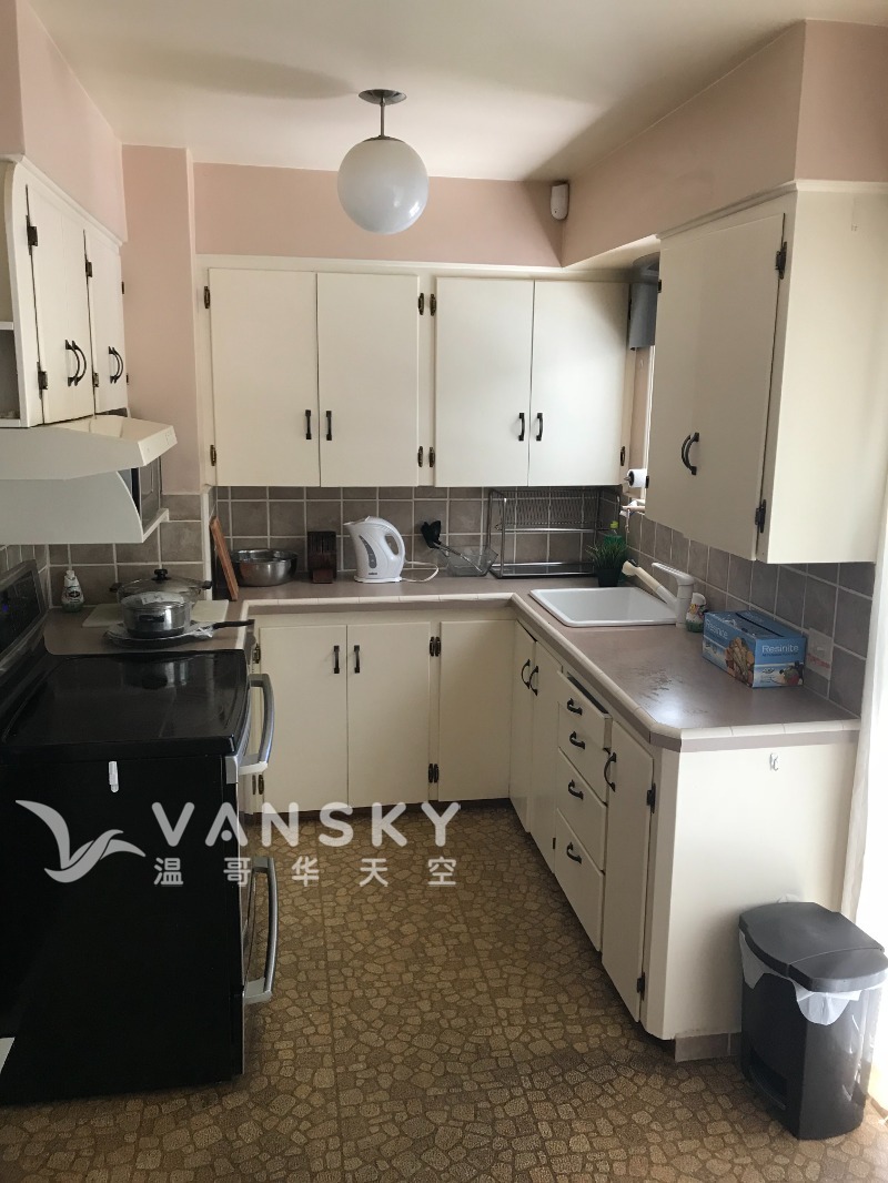 250729093115_kitchen 4.jpg